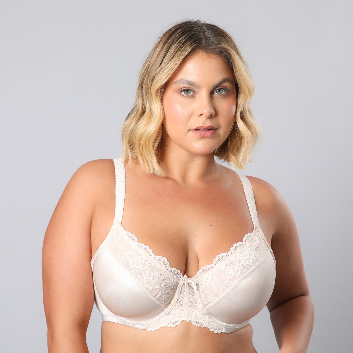 https://www.tiendaflores.cl/media/catalog/product/1/3/13015-135_1.jpg