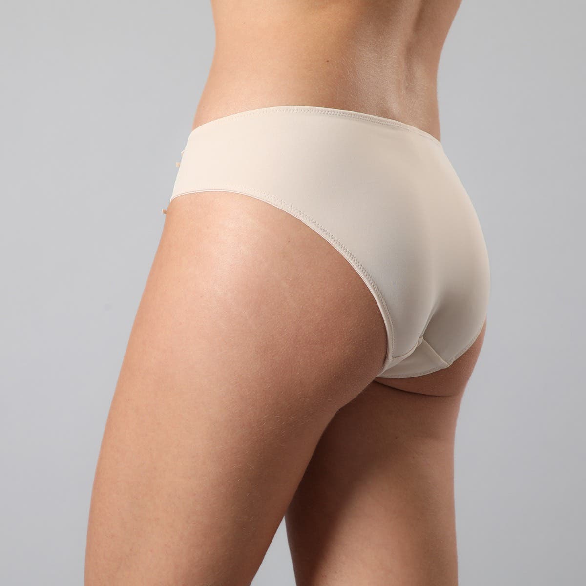 https://www.tiendaflores.cl/media/catalog/product/1/6/1633-135_2.jpg