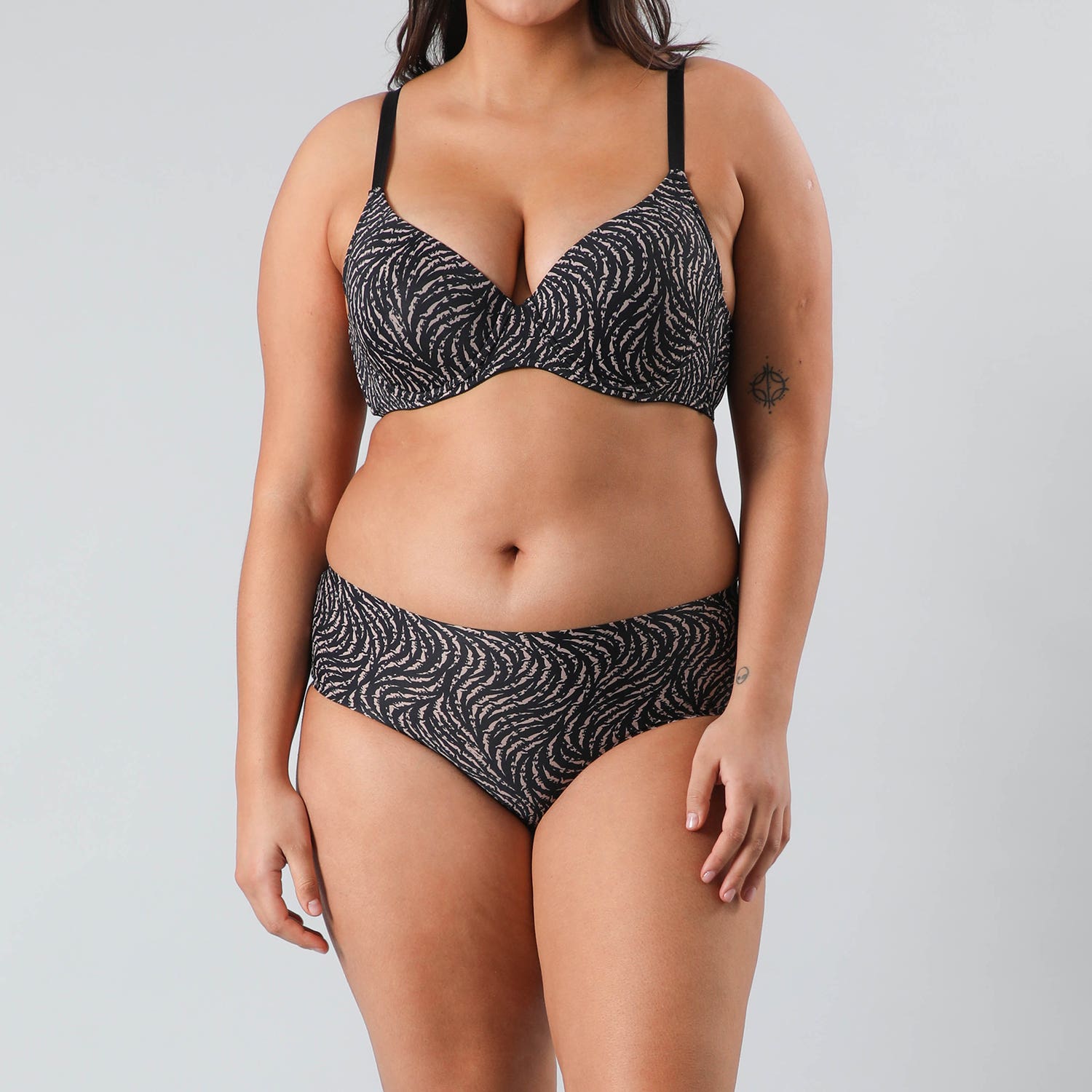 https://www.tiendaflores.cl/media/catalog/product/2/5/25231-2_2_dgelcdwn1hnutfdg.jpg