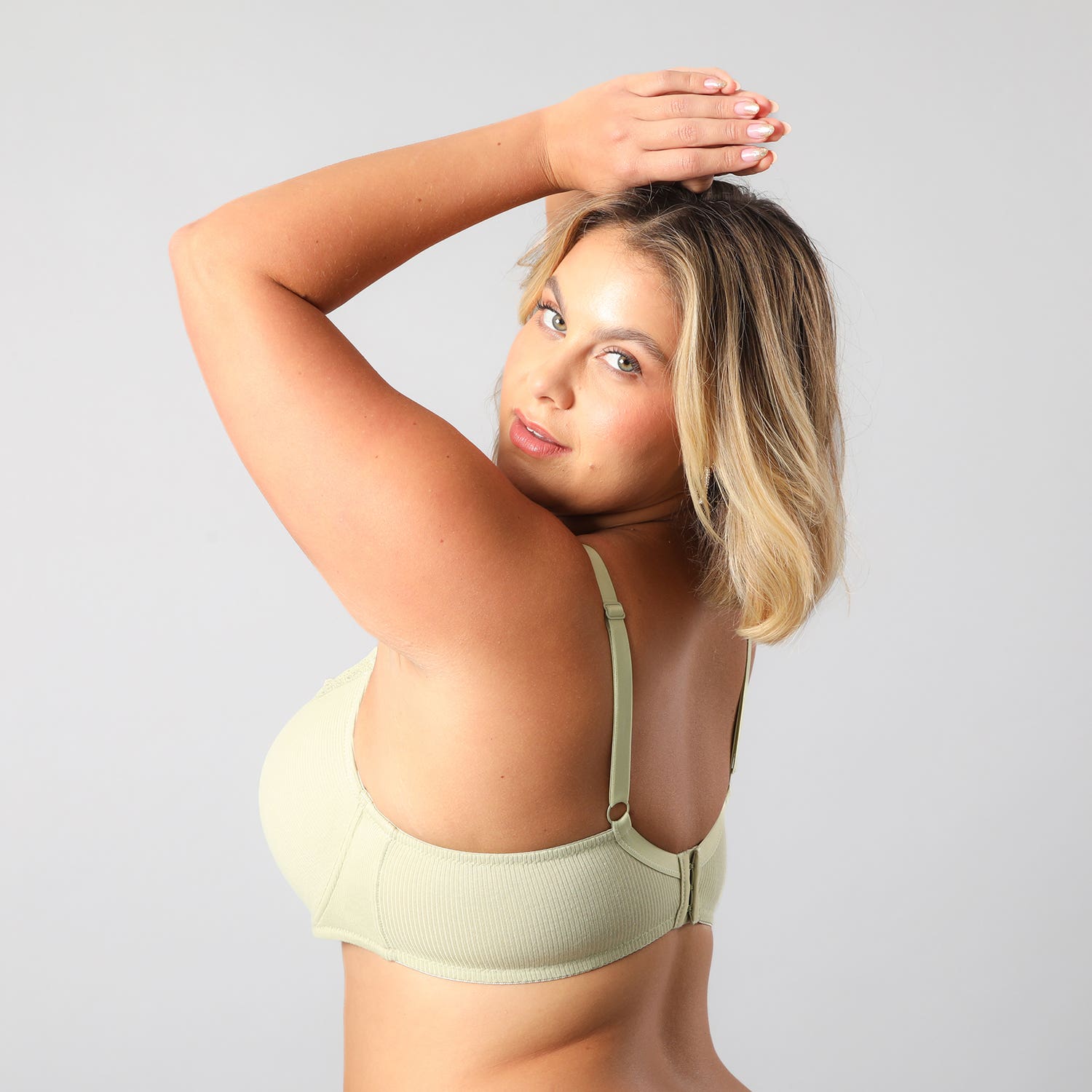 https://www.tiendaflores.cl/media/catalog/product/2/5/25351-226_3_lyvfc3kmgizakkww.jpg