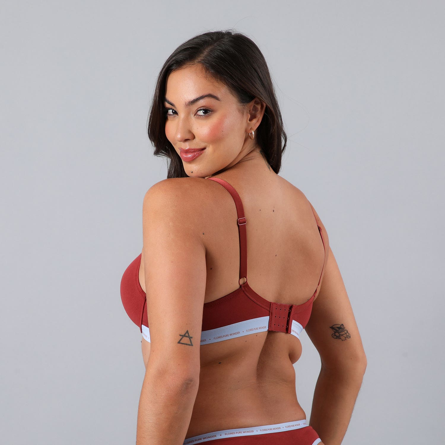 https://www.tiendaflores.cl/media/catalog/product/2/5/25502-234_2_bdd7lbkmjiyquypk.jpg