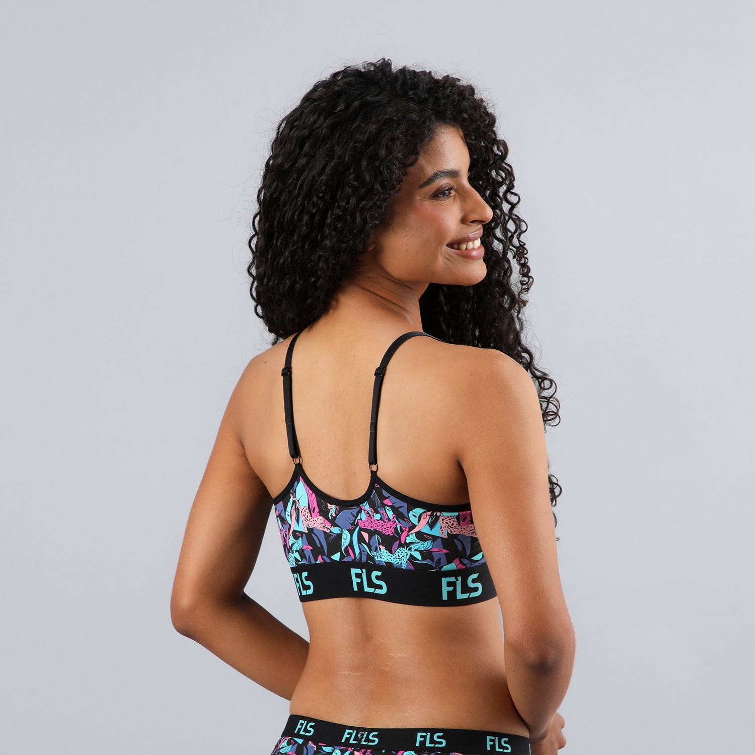 https://www.tiendaflores.cl/media/catalog/product/2/5/25580-171_3_njddfdtz2bygcfjb.jpg