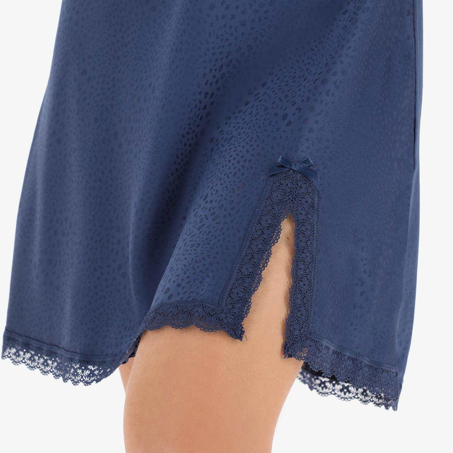 https://www.tiendaflores.cl/media/catalog/product/3/2/32881-18_4_rlhaeom7ji37e9kr_vkht75jvxsn4lcmj_bupmcnysvaoy4m2x.jpg