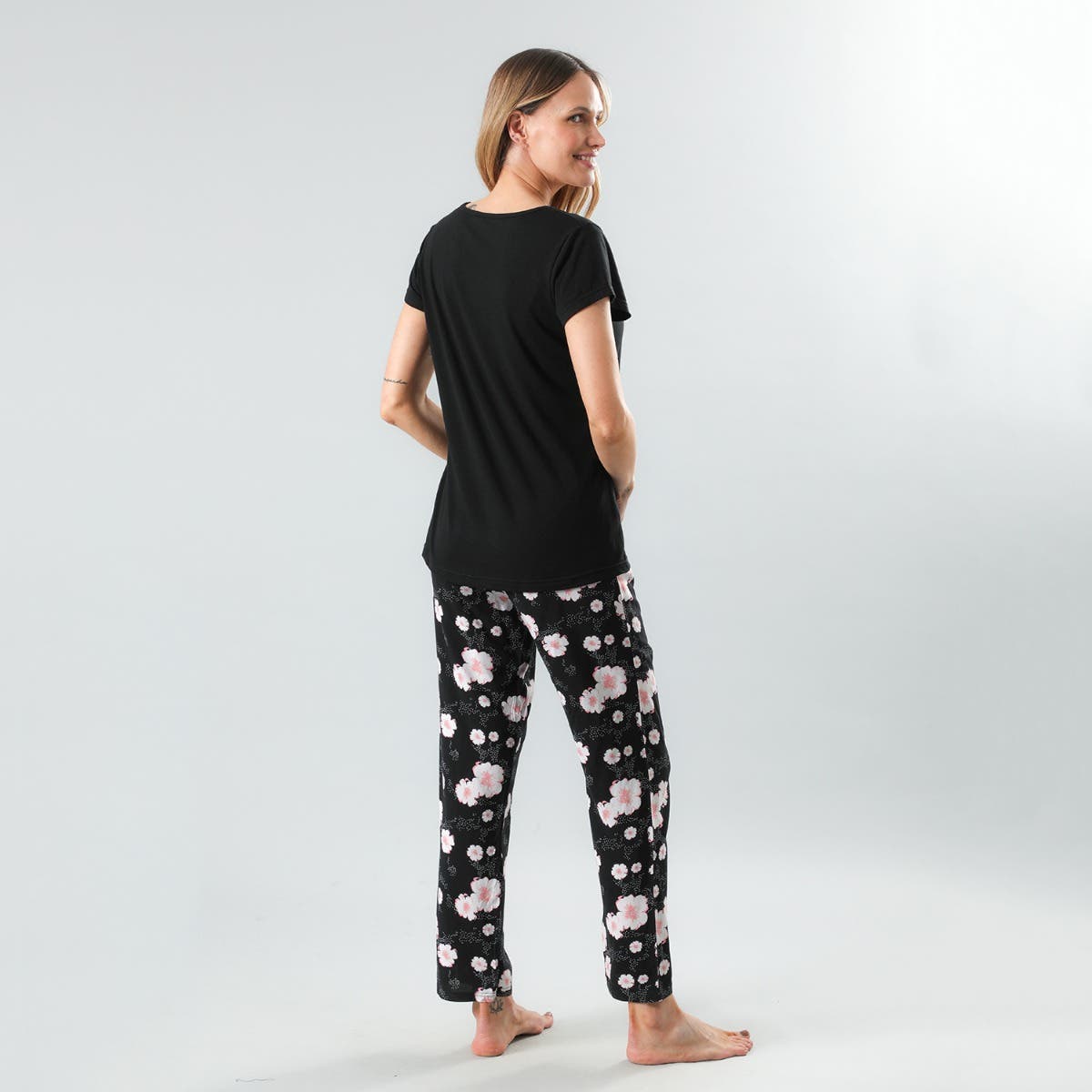 https://www.tiendaflores.cl/media/catalog/product/3/3/33012-2_2_1.jpg