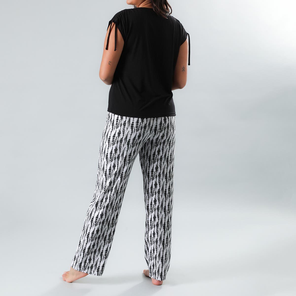 https://www.tiendaflores.cl/media/catalog/product/3/3/33025-2_2.jpg
