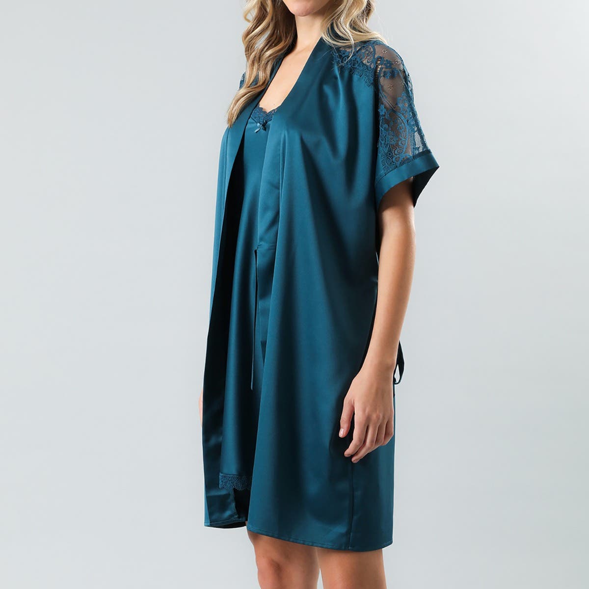 https://www.tiendaflores.cl/media/catalog/product/3/3/33064-182_1.jpg