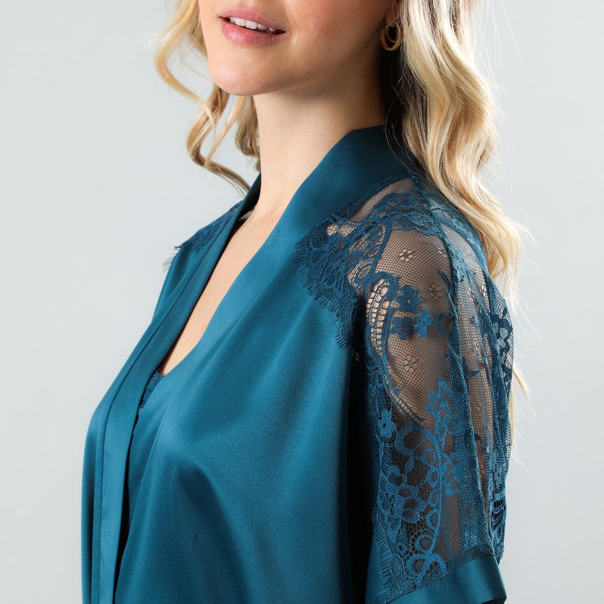 https://www.tiendaflores.cl/media/catalog/product/3/3/33064-182_4.jpg