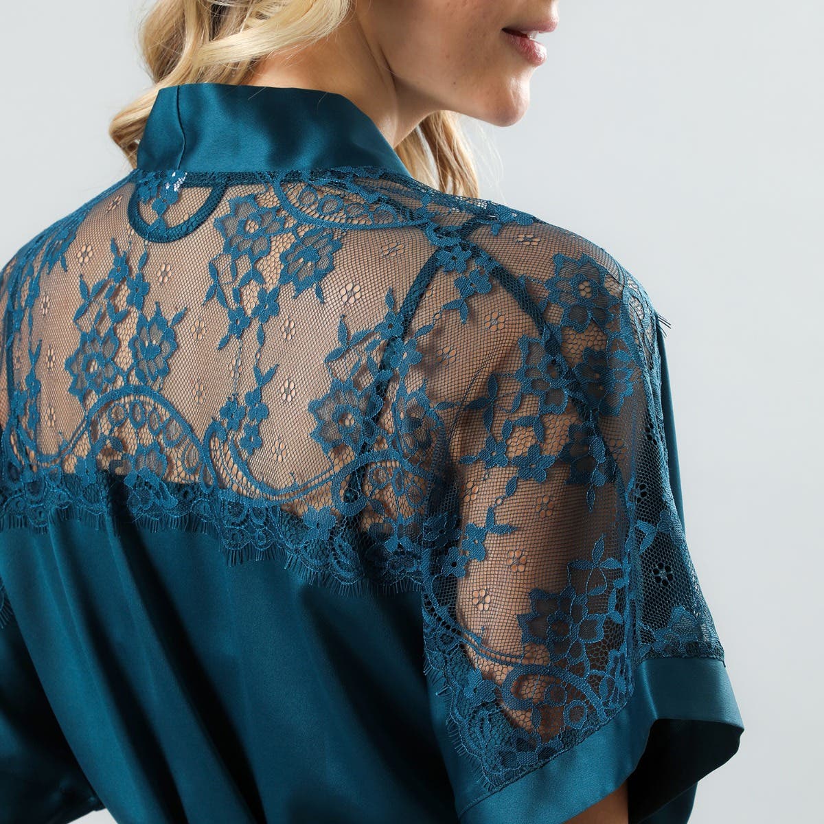 https://www.tiendaflores.cl/media/catalog/product/3/3/33064-182_5.jpg