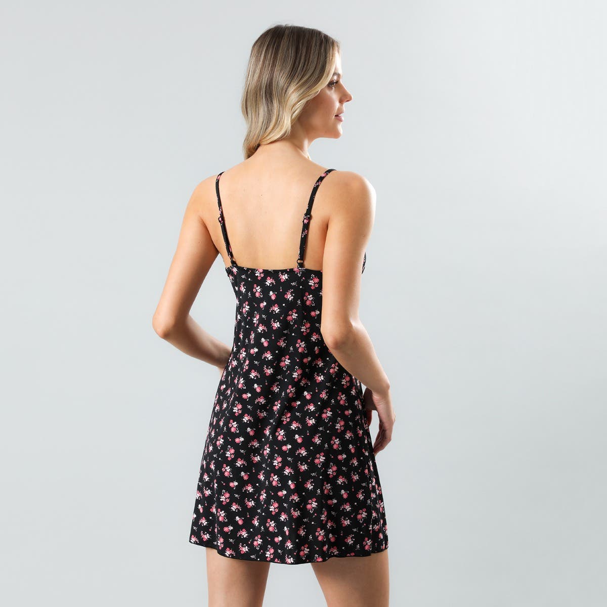 https://www.tiendaflores.cl/media/catalog/product/3/3/33067-180_3.jpg