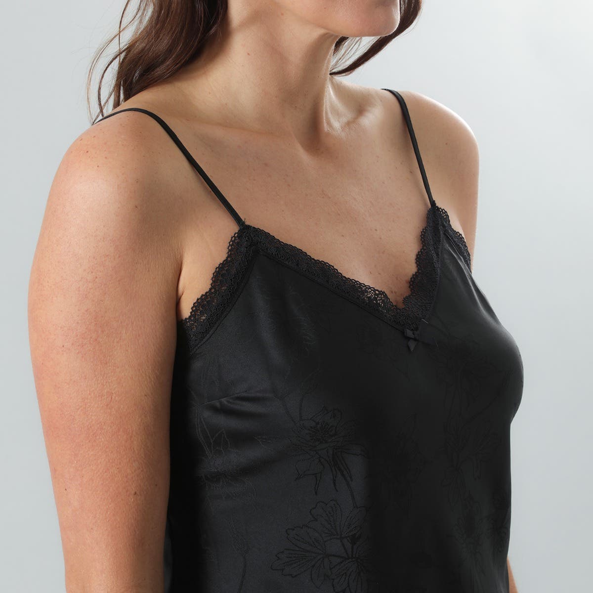 https://www.tiendaflores.cl/media/catalog/product/3/3/33070-2_3.jpg