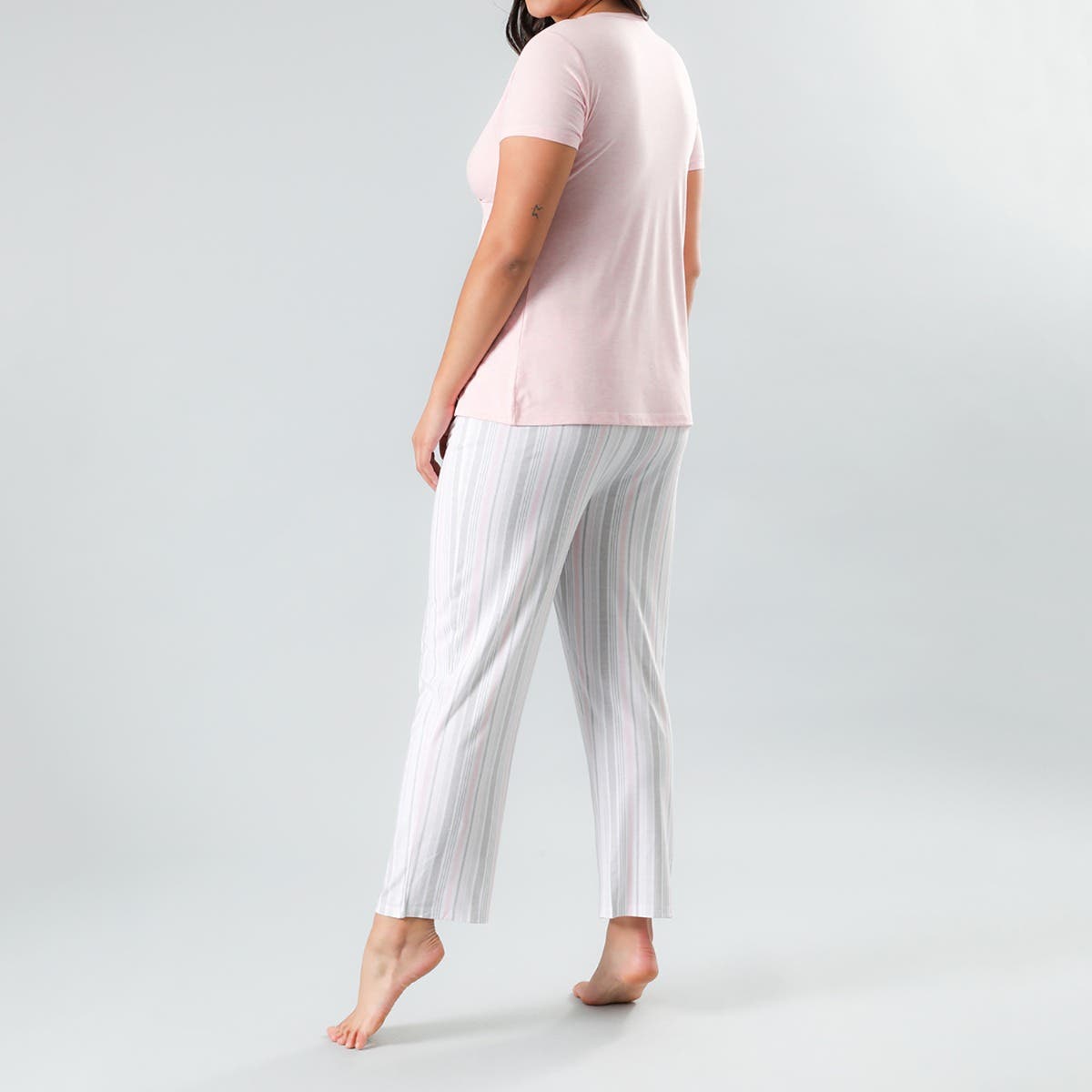 https://www.tiendaflores.cl/media/catalog/product/3/3/33080_geranio_2.jpg
