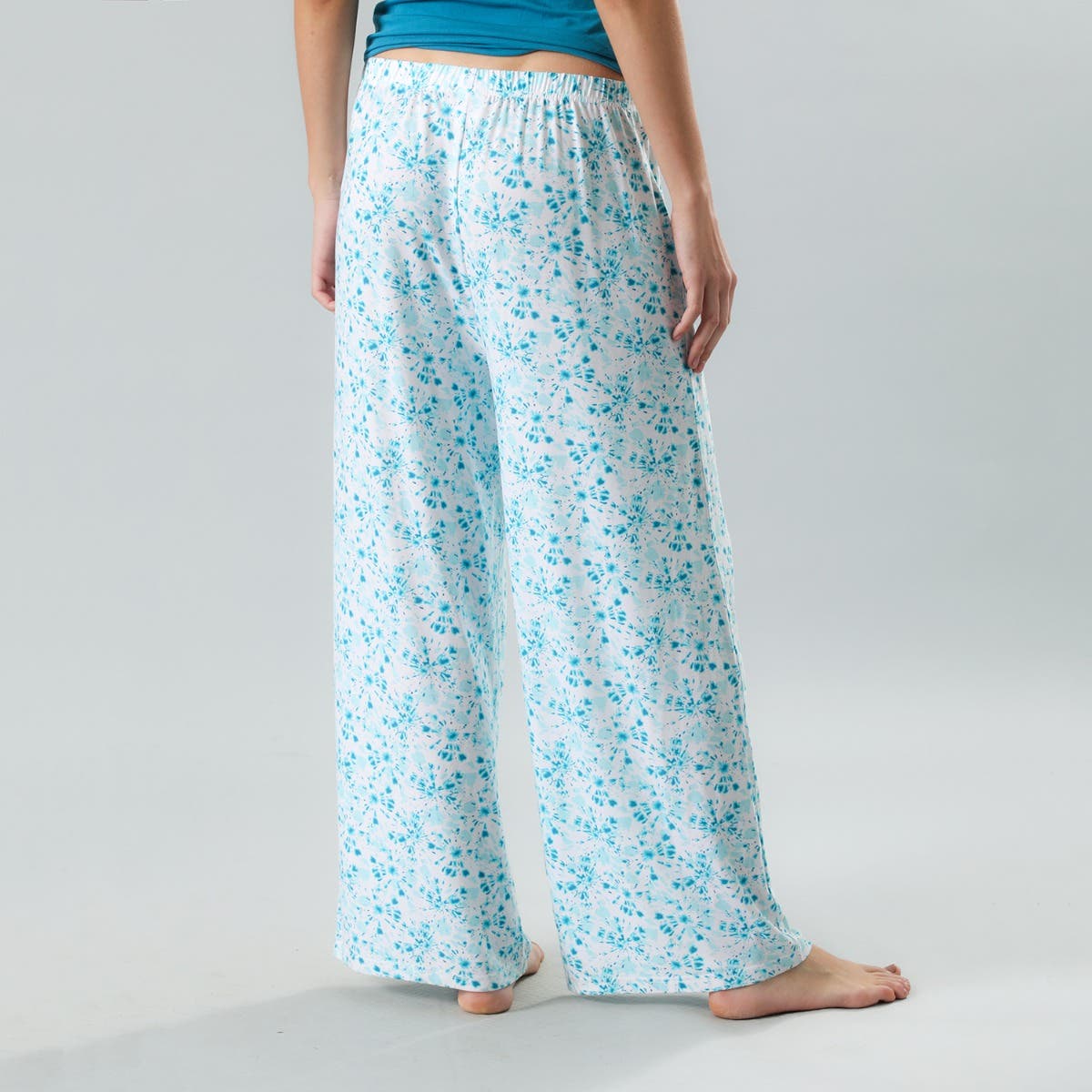 https://www.tiendaflores.cl/media/catalog/product/3/3/33085-187_3.jpg