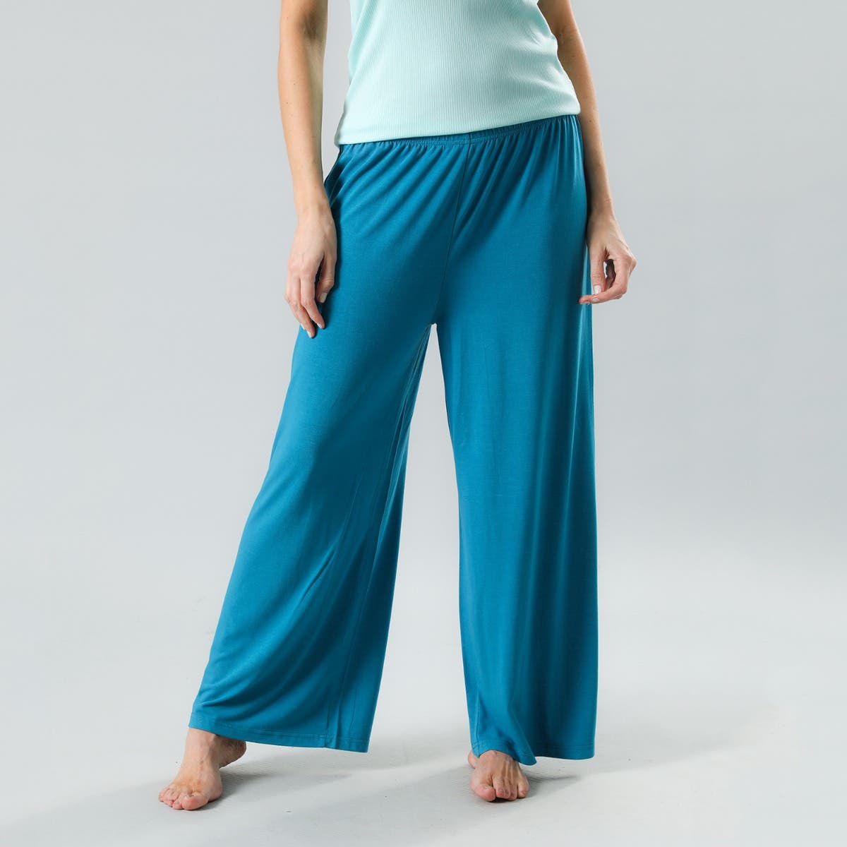 https://www.tiendaflores.cl/media/catalog/product/3/3/33085-187_5.jpg