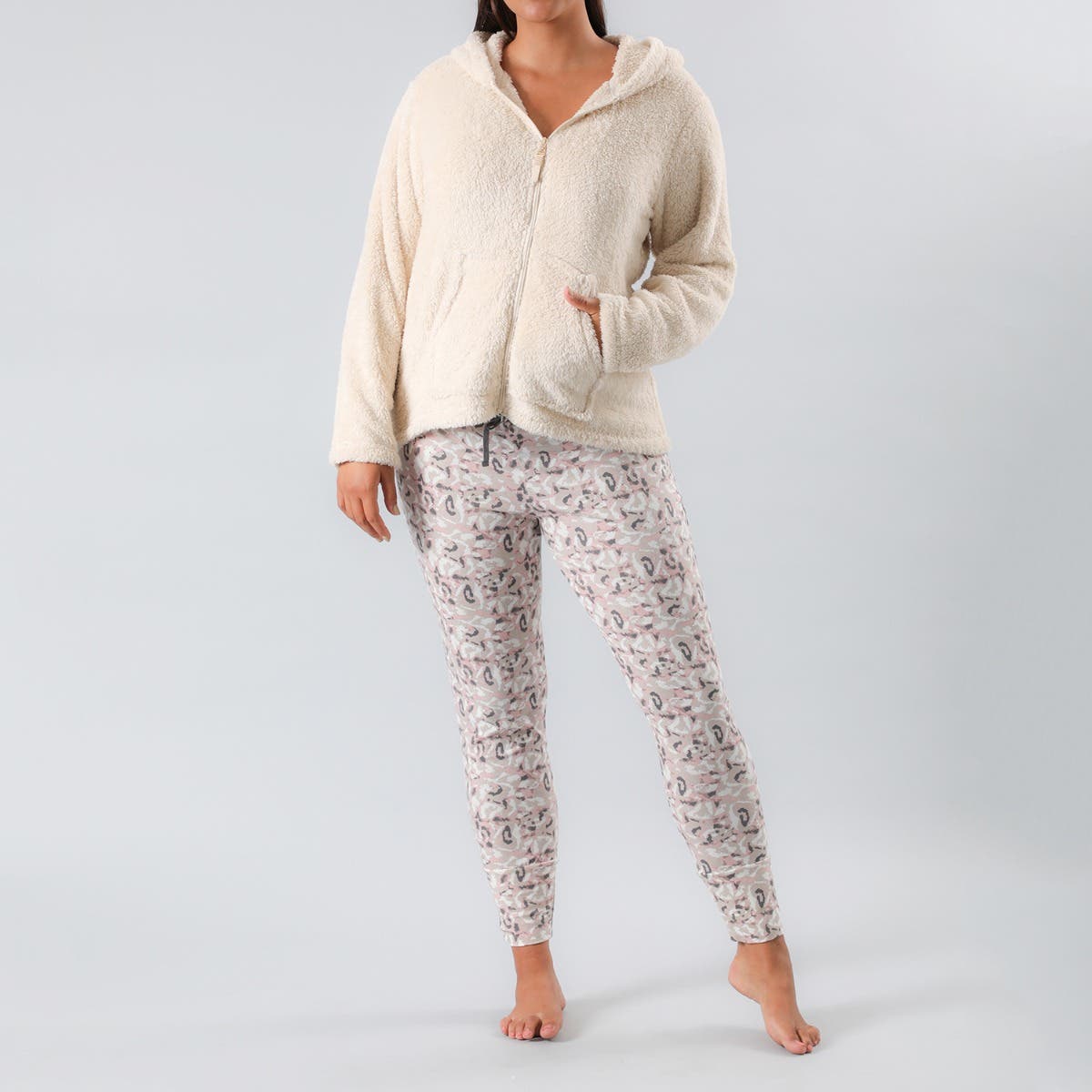https://www.tiendaflores.cl/media/catalog/product/3/3/33270-17_1.jpg