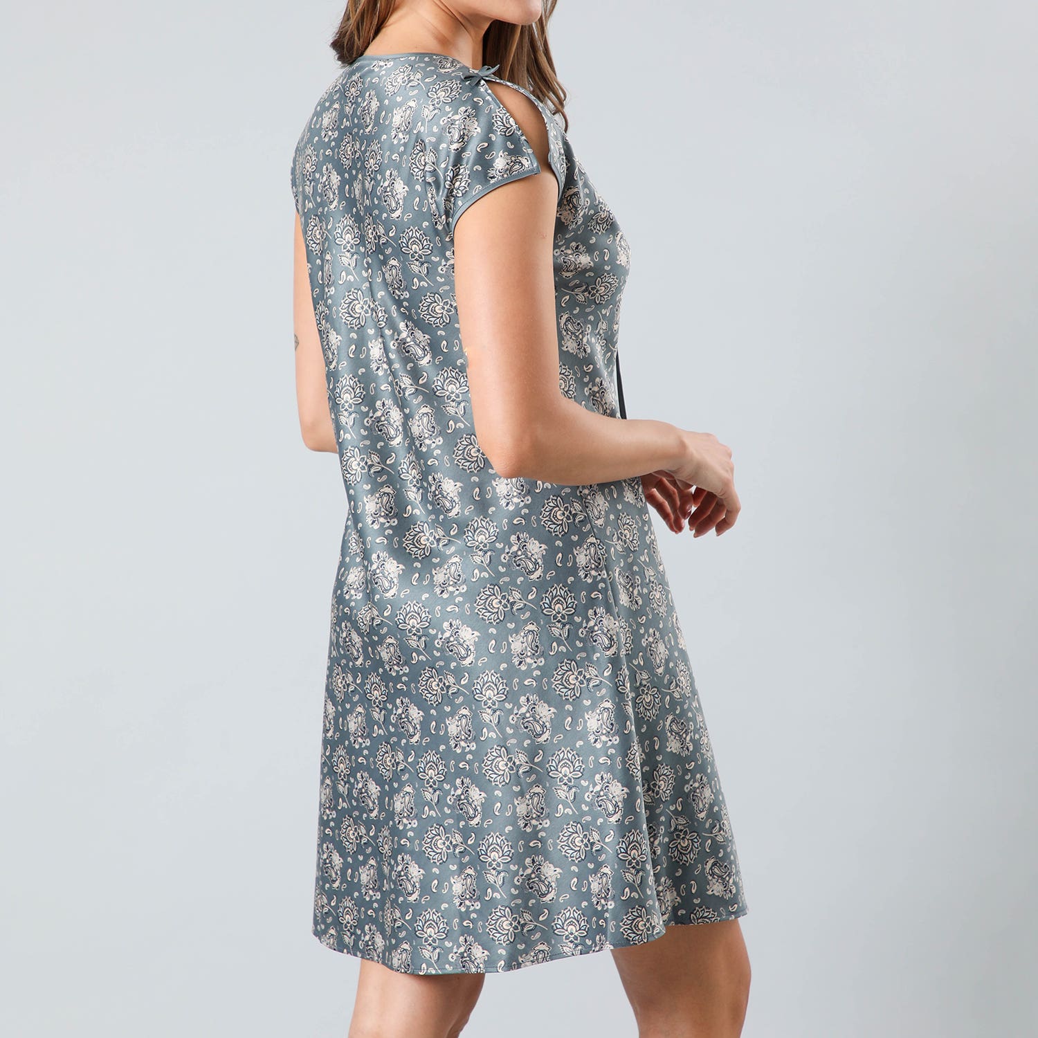 https://www.tiendaflores.cl/media/catalog/product/3/3/33341-203_2_rz9xljngplhvocl8.jpg