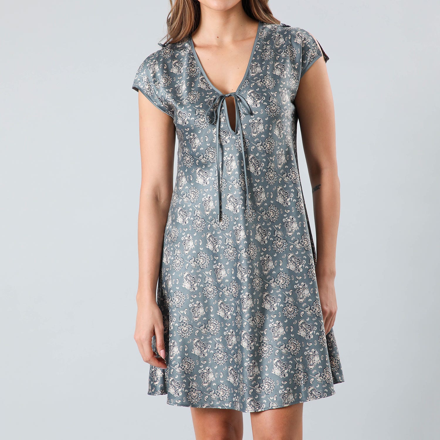 https://www.tiendaflores.cl/media/catalog/product/3/3/33341-203_3_2ijqerrxvmcdtmou.jpg