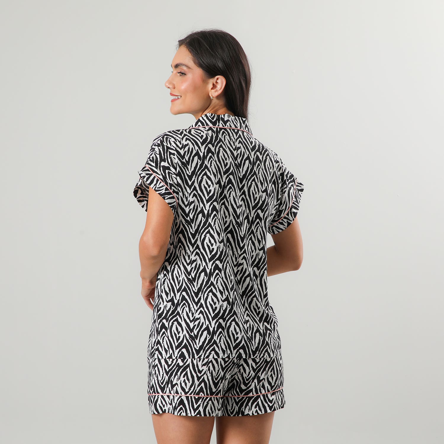 https://www.tiendaflores.cl/media/catalog/product/3/3/33578-2_3_m05ubfy8rcg9dbrt.jpg