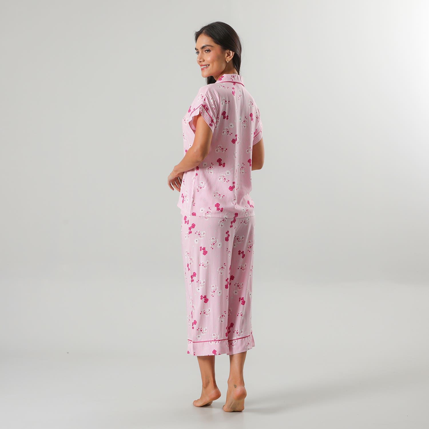 https://www.tiendaflores.cl/media/catalog/product/3/3/33579-223_2_wfflnm504x6erxyy.jpg