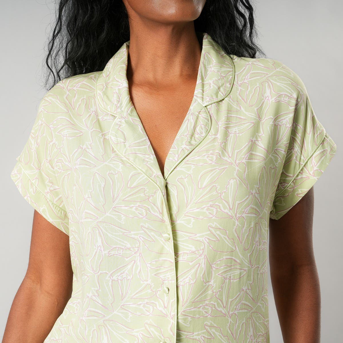 https://www.tiendaflores.cl/media/catalog/product/3/3/33579-226_3.jpg