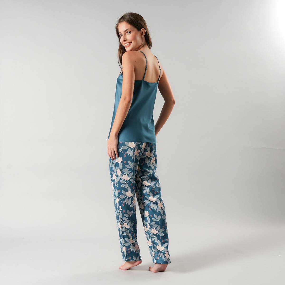 https://www.tiendaflores.cl/media/catalog/product/3/3/33593-222_2_1.jpg