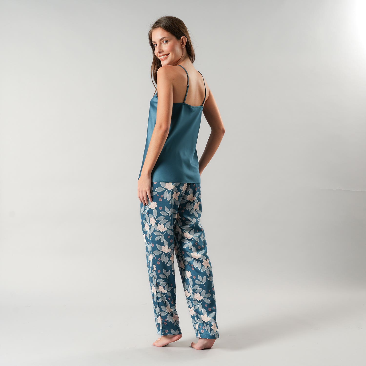 https://www.tiendaflores.cl/media/catalog/product/3/3/33593-222_2_8tdirmnzhji4uwao.jpg