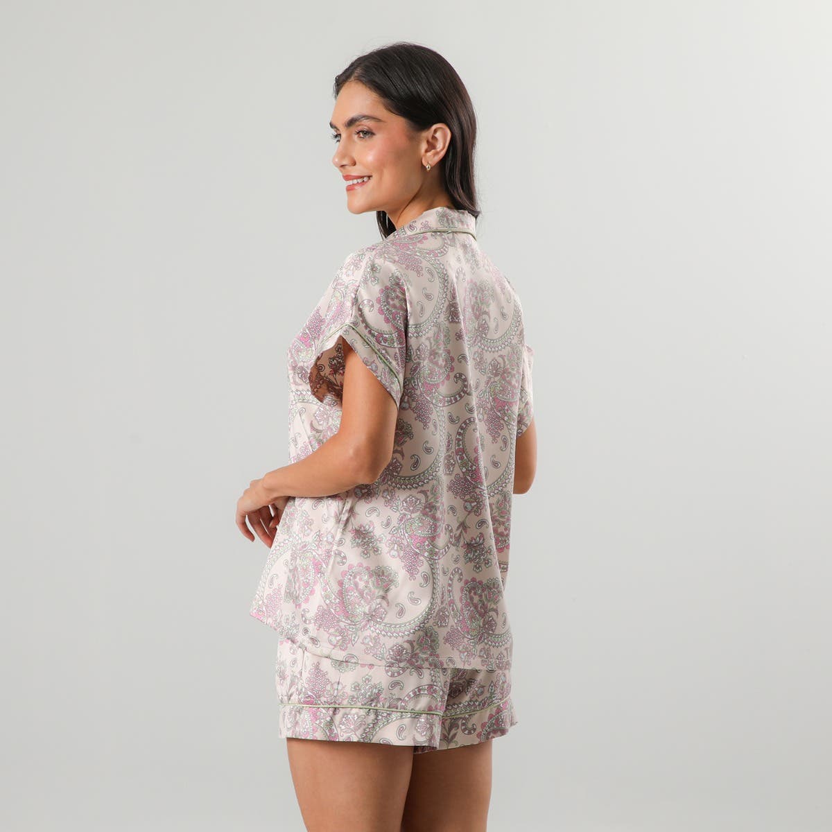 https://www.tiendaflores.cl/media/catalog/product/3/3/33606-226_2_1.jpg