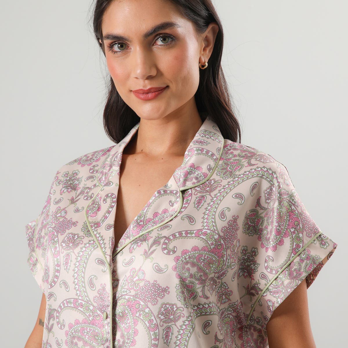 https://www.tiendaflores.cl/media/catalog/product/3/3/33606-226_3.jpg