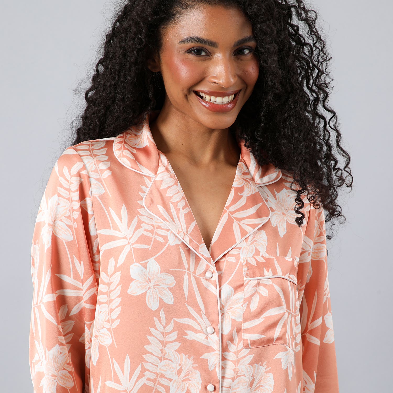 https://www.tiendaflores.cl/media/catalog/product/3/3/33760-241_4_dboib6iq6z05ezgr.jpg