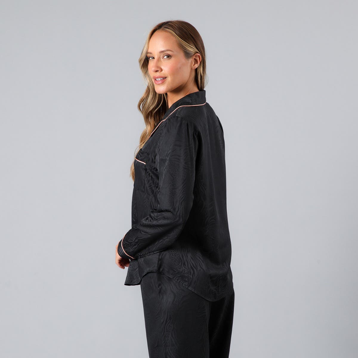 https://www.tiendaflores.cl/media/catalog/product/3/3/33761-2_3_1.jpg