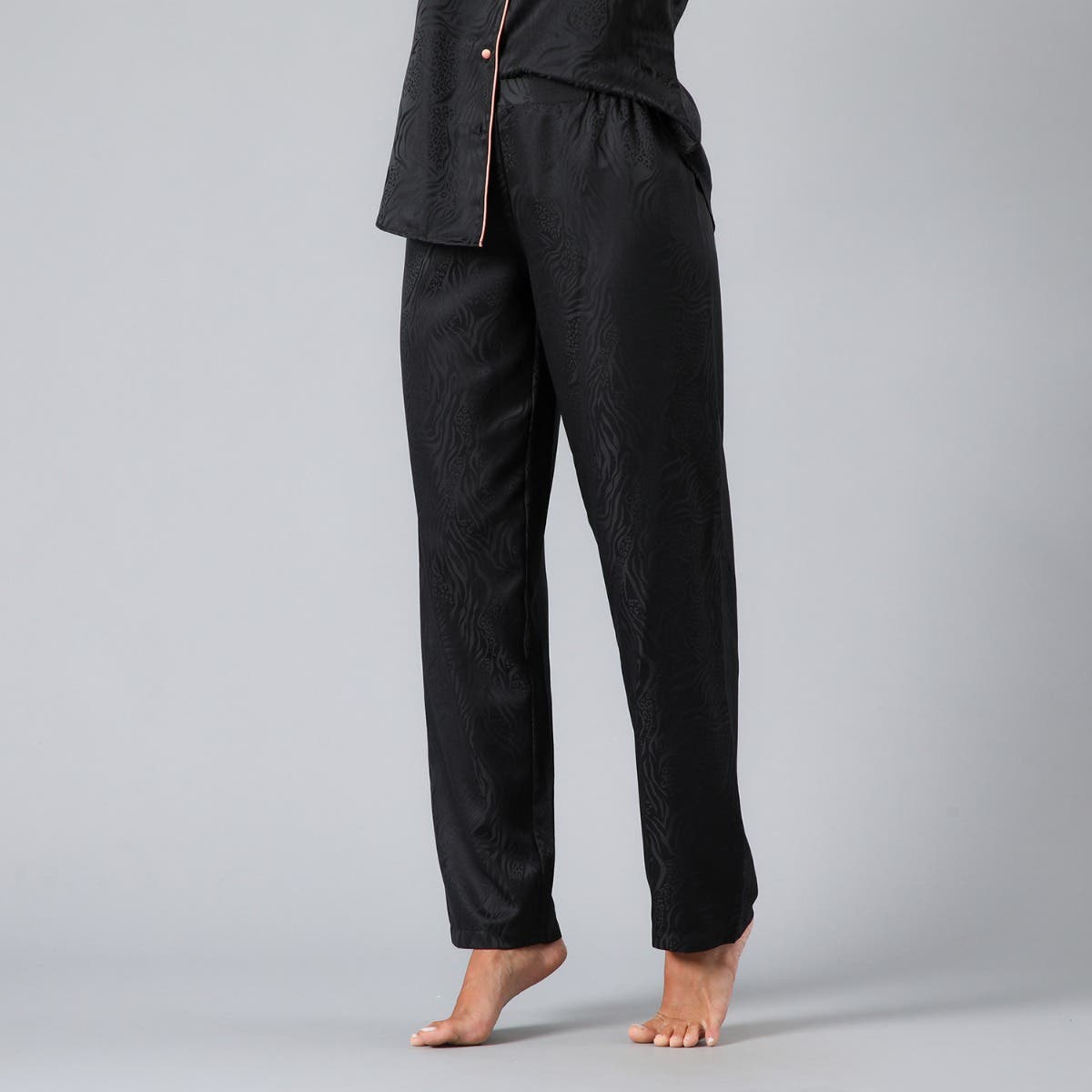 https://www.tiendaflores.cl/media/catalog/product/3/3/33761-2_4_1.jpg