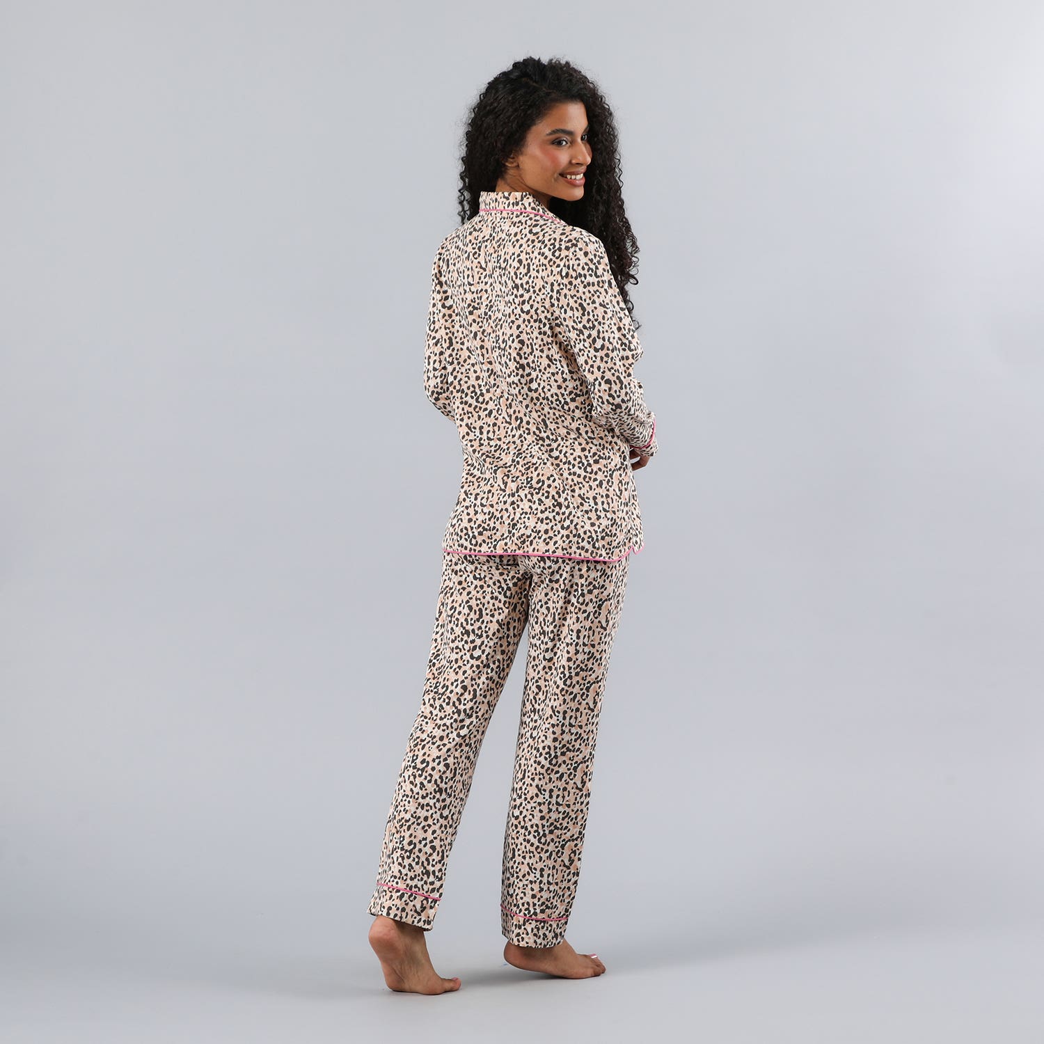 https://www.tiendaflores.cl/media/catalog/product/3/3/33770-236_2_ogo4qul0kxw2lscg.jpg