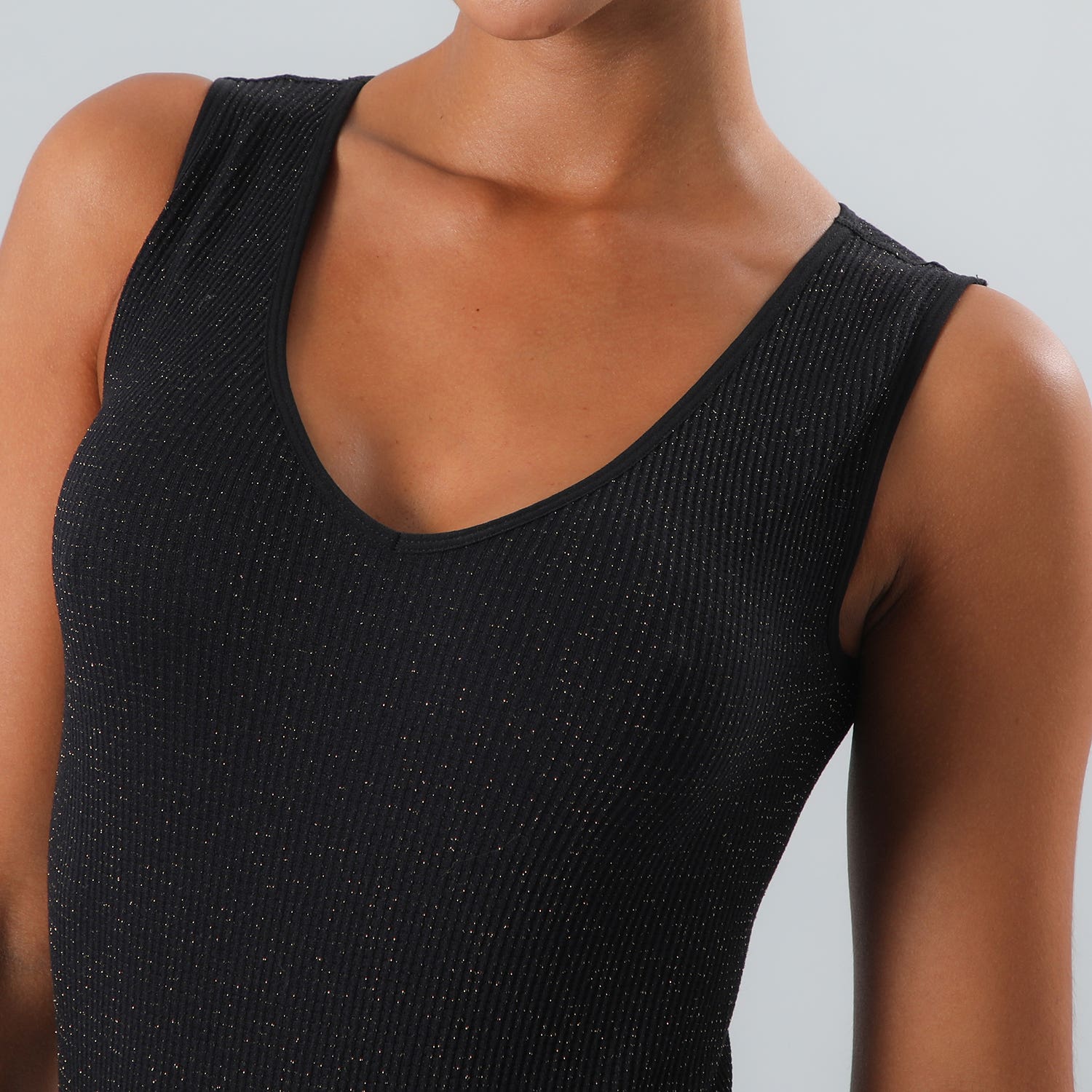 https://www.tiendaflores.cl/media/catalog/product/5/0/50561-66_4_2yxzoztmmevp77ty.jpg